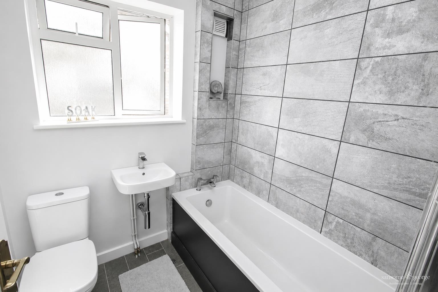 Beverley Road, Tilehurst, Reading